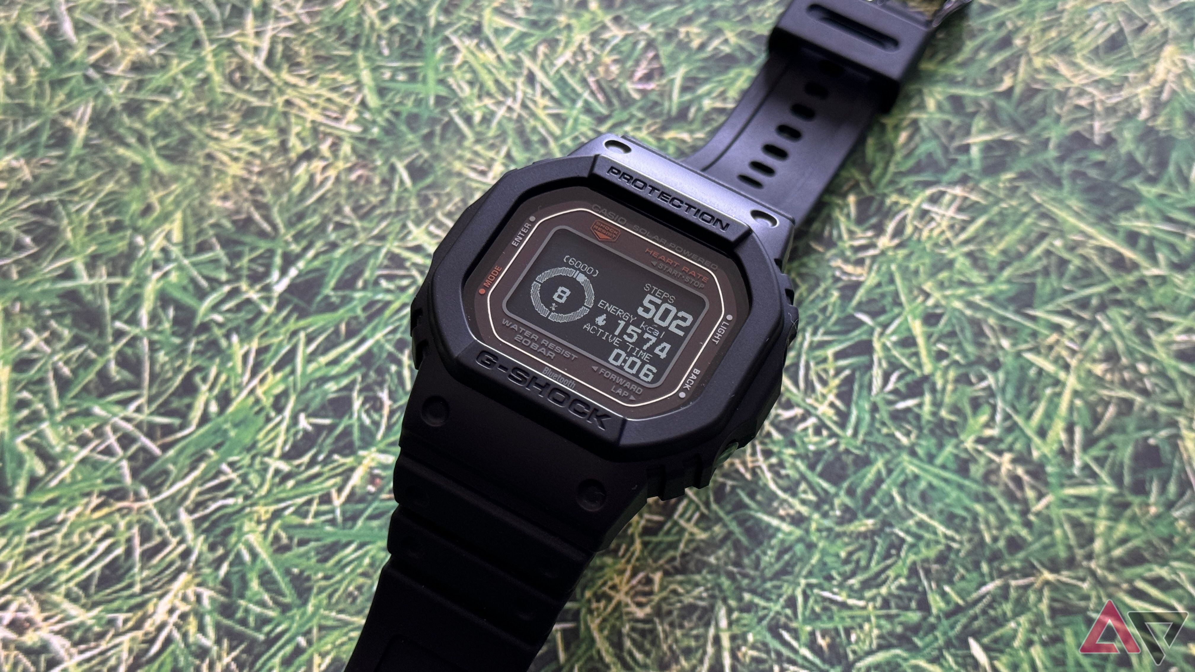 G-Shock Move DWH5600 displaying health tracking information